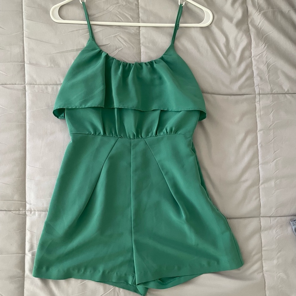 Green romper, size XS, 5/48, worn once, has pockets!